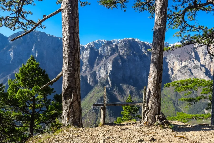 Cvrsnica Zlijeb guided hike landscape